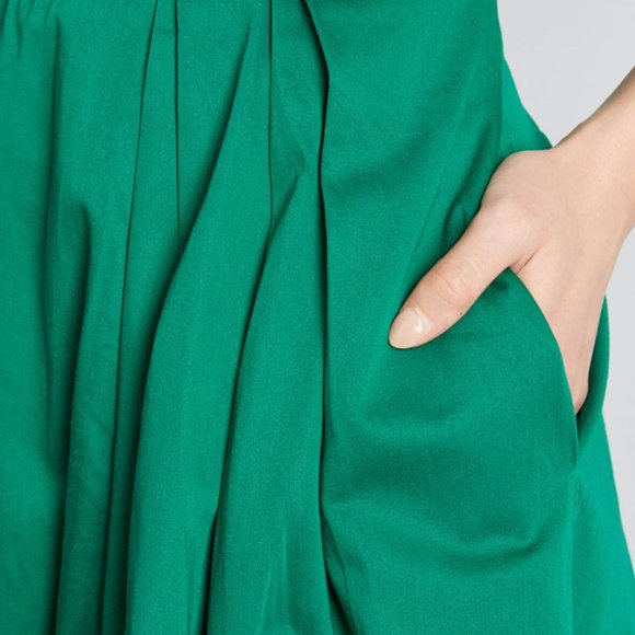 Emily and Fin - Keener Postures Dress, Emerald - Picture 3 of 13